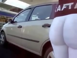 Grande culo a gas stazione video